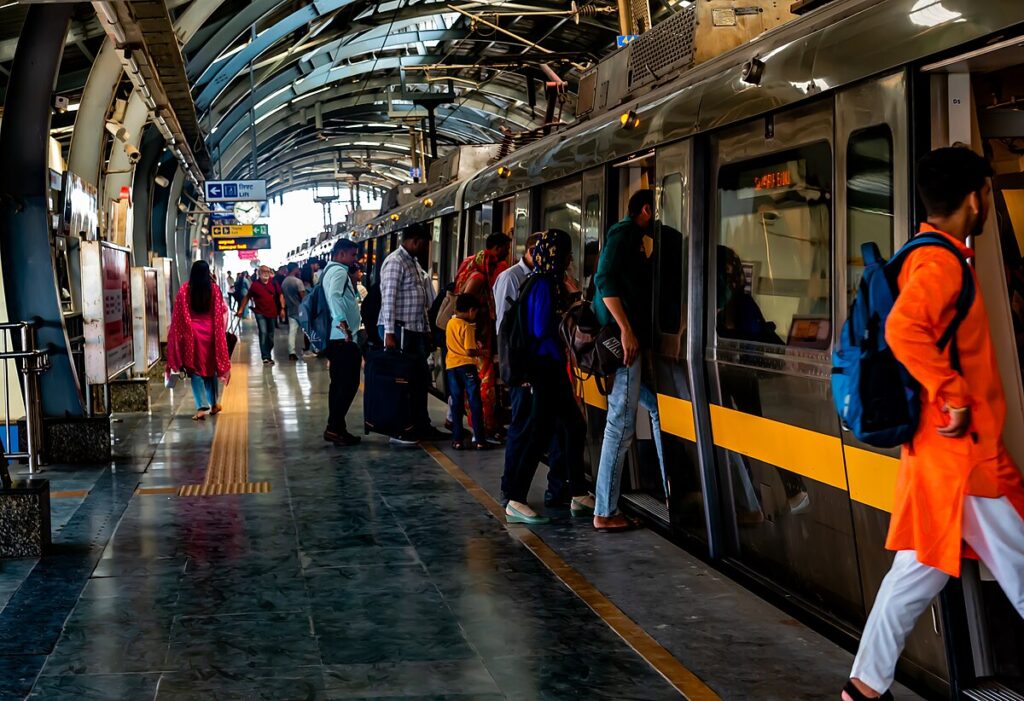 Celestinesucess, CC BY-SA 4.0 , via Wikimedia Commons - Delhi Metro