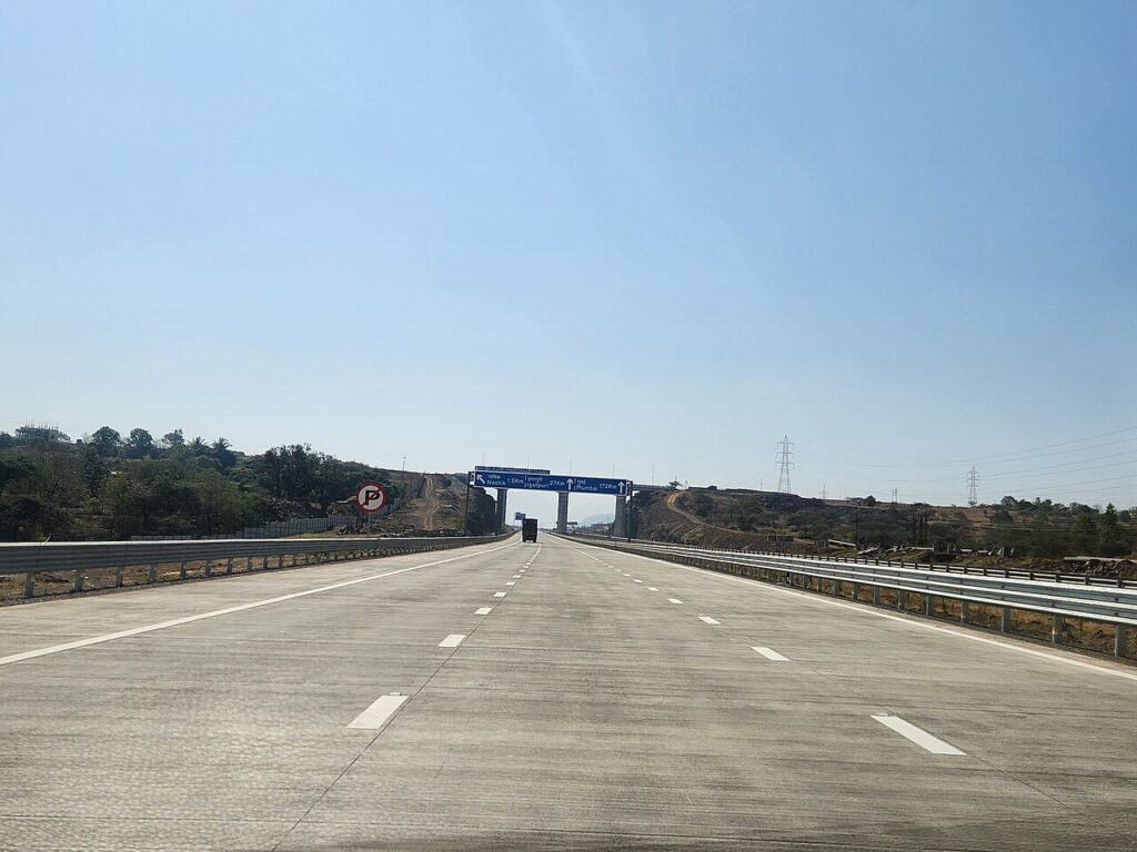 Amitbalani, CC0, via Wikimedia Commons - Maharashtra’s Expressway