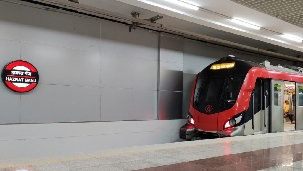 Santosh4118, CC BY-SA 4.0 , via Wikimedia Commons - Lucknow Metro Phase 1B DDC Contract