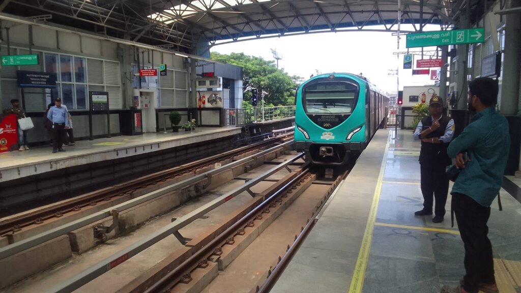 Image credit - 4-RAZOR 01, CC0, via Wikimedia Commons - Kochi Metro Phase-II